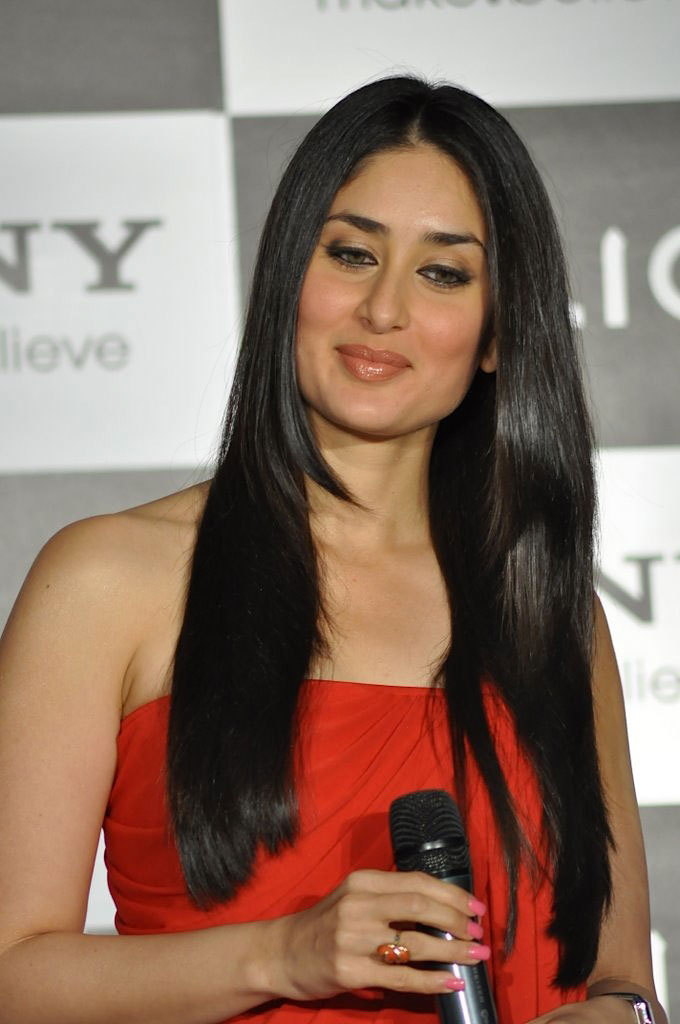 Kareena launches Sony Vaio laptops pictures | Picture 45815